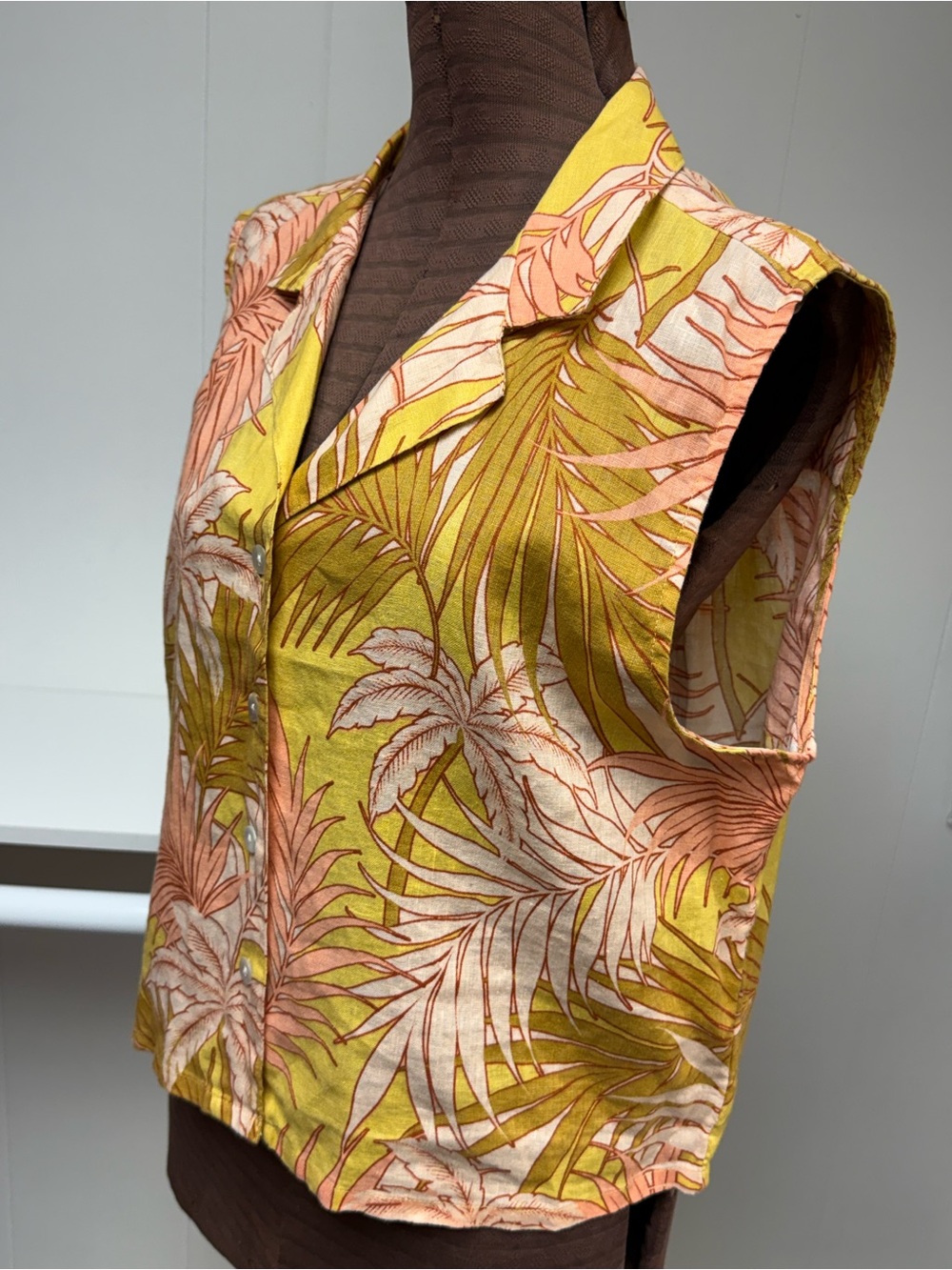 Tahari 100% Linen Tropical Palm Print Sleeveless Top MOP Buttons Size XL - Picture 6 of 10